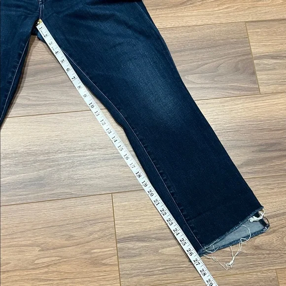Mother The Insider Crop Step Fray Jeans in Movin On Up Size 31 - Picture 10 of 16
